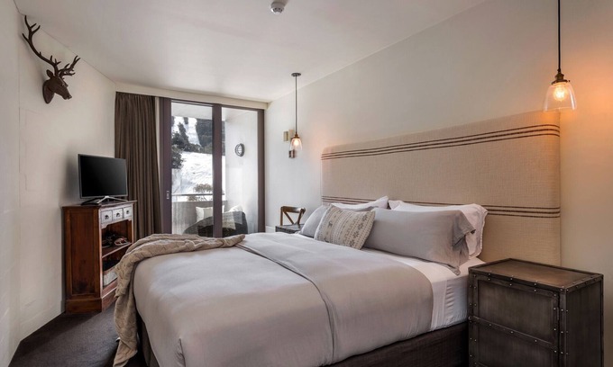 Thredbo Apartment | Beautiful one bedroom apartment in Thredbo with secure undercover parking