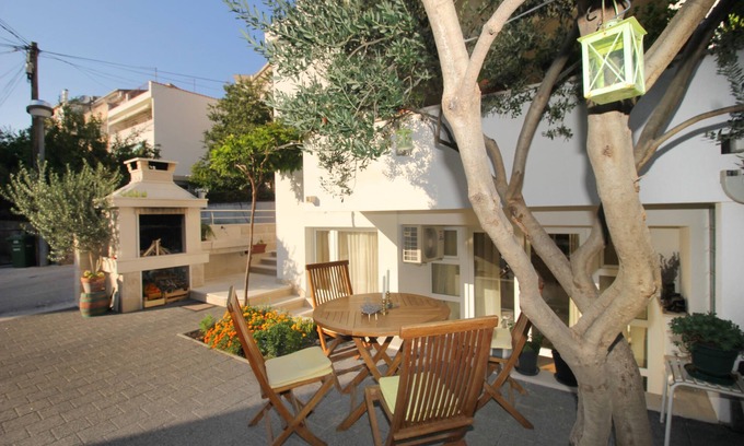 Donja luka Apartment | Beautiful 1 bedroom app, by beach