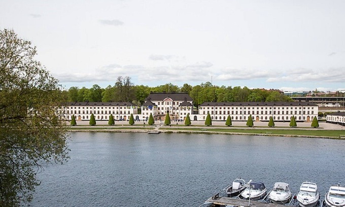 Kungsholmen Apartment | Beautiful 2 bedroom apartment with balcony facing the water