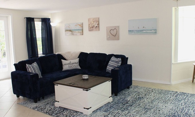 Alabama Grove Terrace House | Beautiful 2bd with River Views & Amazing Sunsets