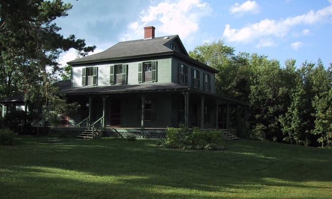 Bread Loaf House | Beautiful 3 BDRM Home Available for School of English