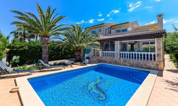 Badia Blava Villa | Beautiful 3-bedroomed villa with panoramic views overlooking Palma Bay, Mallorca
