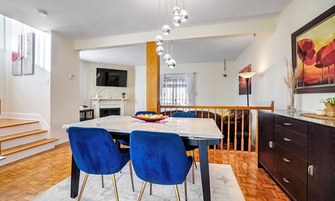 Brossard House | Beautiful 4 bedroom house with cozy patio 10 minutes from Montreal!