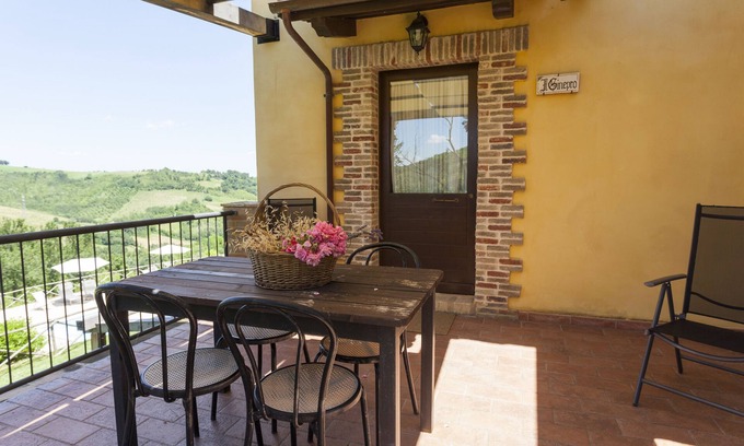 Penna San Giovanni Other | Beautiful Apartament in a Farmhouse with Swimming Pool and Restaurant