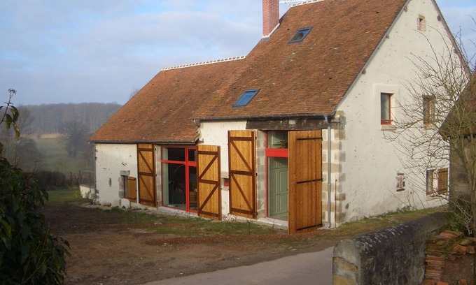 Cerilly House | Beautiful and large barn fitted out for the comfort of 12 people.