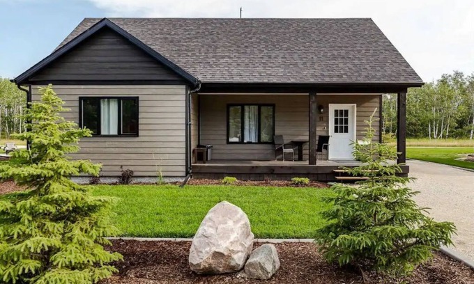 Saint Malo Cabin | Beautiful and Peaceful Cabin Getaway - Cabin 10