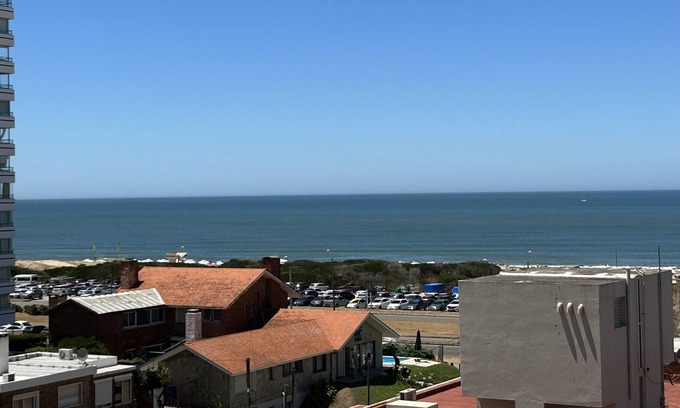 Aidy Grill Apartment | Beautiful and spacious apartment front the sea!