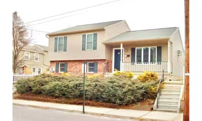 Mechanicsville House | Beautiful and spacious 4-bedroom home in Danville, with WiFi and AC.