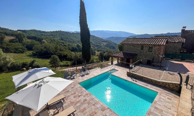 Castel Focognano Apartment | Beautiful apartment in Castel Focognano