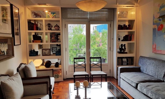 Recoleta Apartment | Beautiful apartment with french balcony.