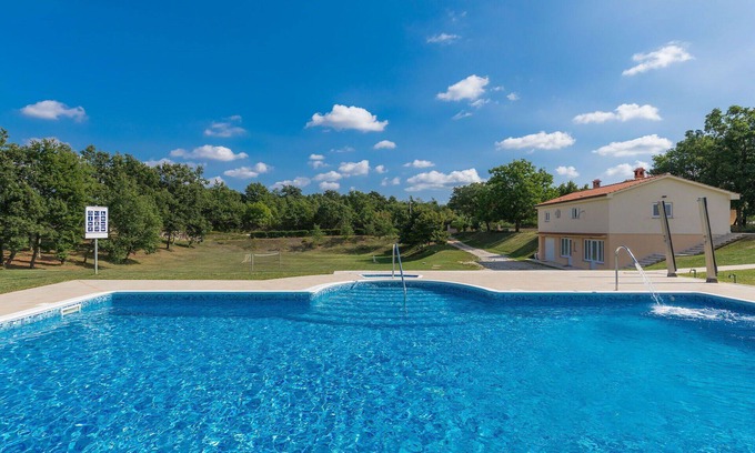 Debeljuhi Apartment | Beautiful apartment for 8 guests with A/C, pool, WIFI, TV and terrace