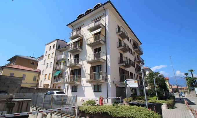 Luino Apartment | Beautiful apartment for 4 people with WIFI, TV and balcony
