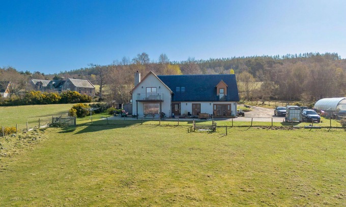 East Lewiston Apartment | Beautiful apartment for 2 guests with WIFI, TV, patio and panoramic view