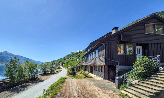 Ullensvang Apartment | Beautiful apartment in Grimo with WiFi