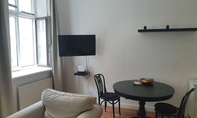 Funfhaus Apartment | Beautiful Apartment near the center