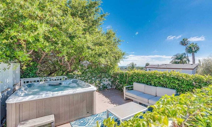 Bay Park Cottage | Beautiful Bay Park Cottage near everything