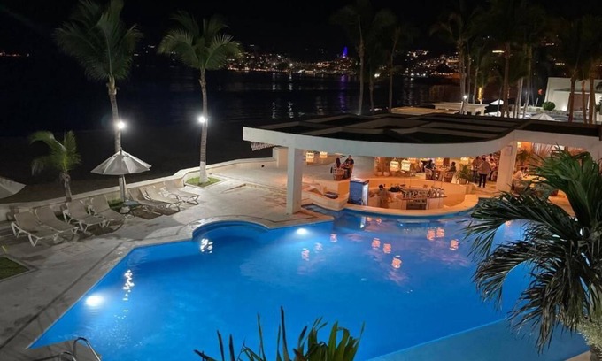 Manzanillo Apartment | BEAUTIFUL BEACHFRONT CONDO IN MANZANILLO
