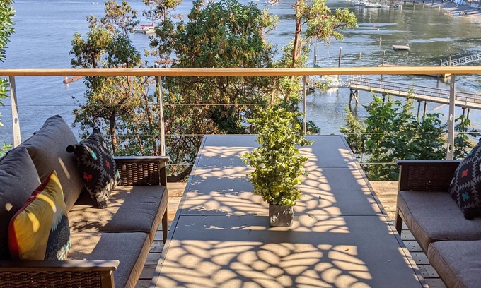 Maple Bay House | Beautiful beachside 1 bedroom w large private deck- trails & beach on your door.