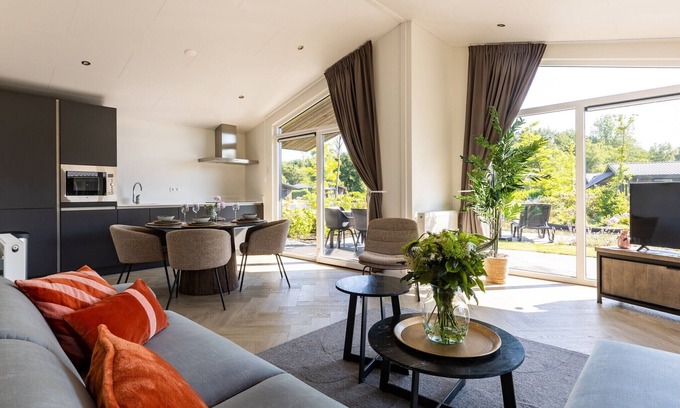 Municipality of Veldhoven Ski Chalet | Beautiful chalet with a bath tub