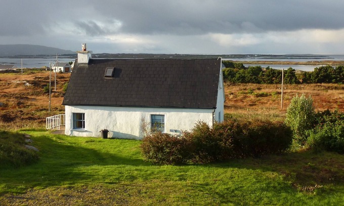 Burtonport House | Beautiful Cottage by the sea
