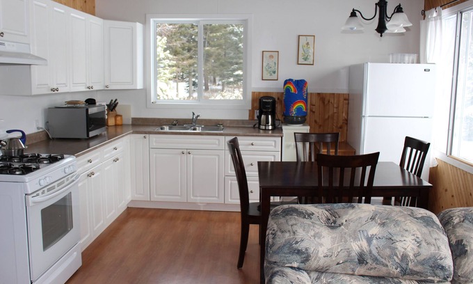 Okanagan-Similkameen Cabin | Beautiful Cozy Cabin close to Mount Baldy and Osoyoos BC