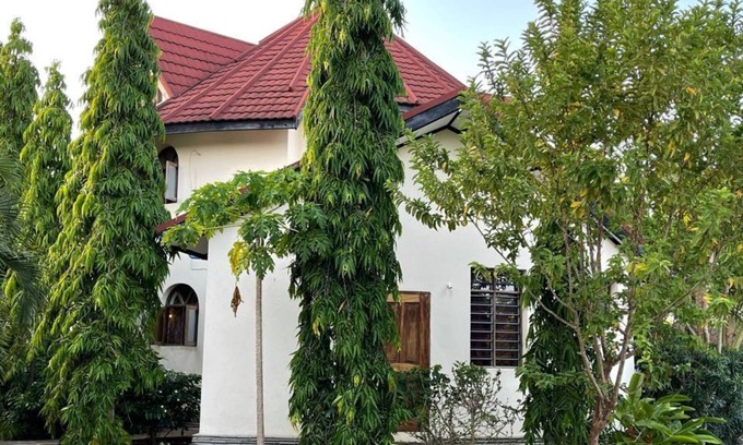 Diani Beach Villa | Beautiful Diani 4 bedroom villa with pool