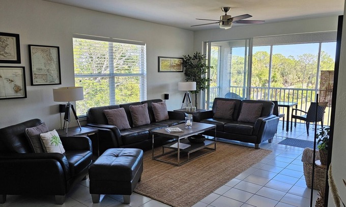 Vanderbilt Beach Apartment | Beautiful end unit located on top floor. Close to the beach. Pet friendly.