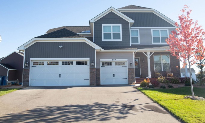 Shakopee Apartment | BEAUTIFUL EXECUTIVE SUITE IN A RESIDENTIAL HOME