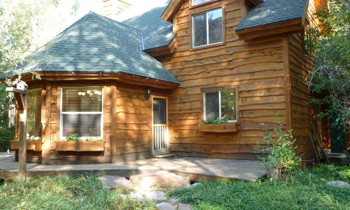 Summit County Cabin | Beautiful family friendly cabin on the Weber river.