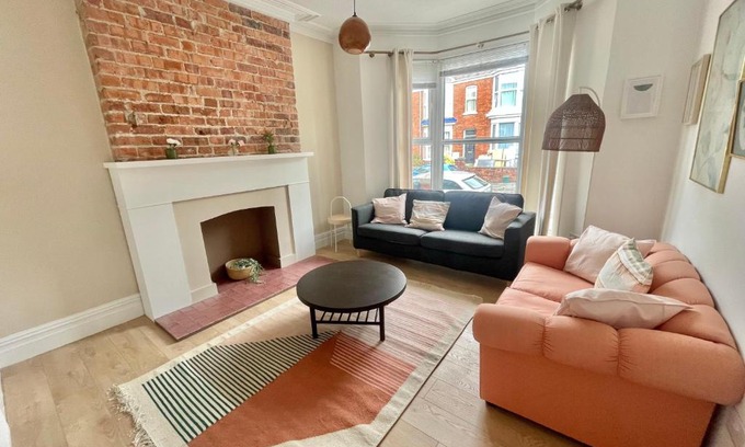 Uplands House | Beautiful Family Home in the Heart of Swansea