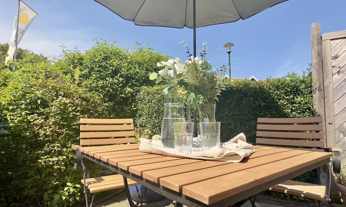 Altharlingersiel Apartment | Beautiful Groot Kostall apartment: 25 sqm garden terrace for 2 people