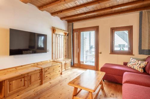 Cortina d'Ampezzo Historic Centre Apartment | Beautiful ground floor flat few steps from centre