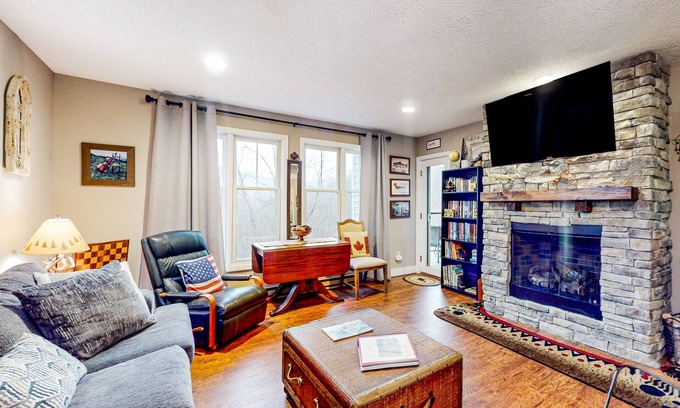 Seven Devils Condo | Beautiful home close to outdoor activities with WiFi, private washer/dryer, deck