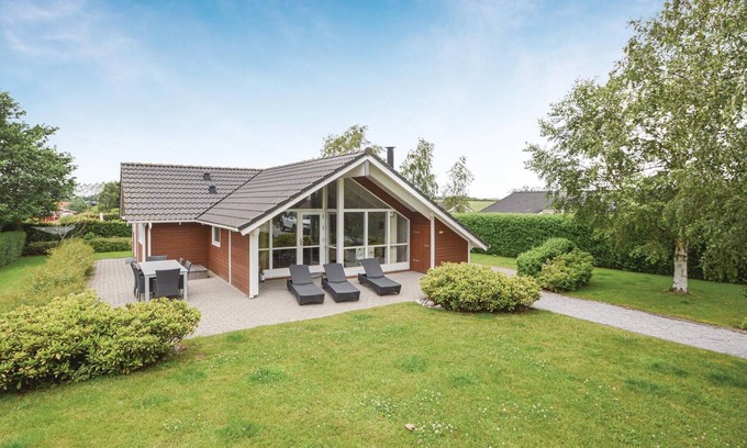 Flovt Strand House | Beautiful home in Haderslev with WiFi