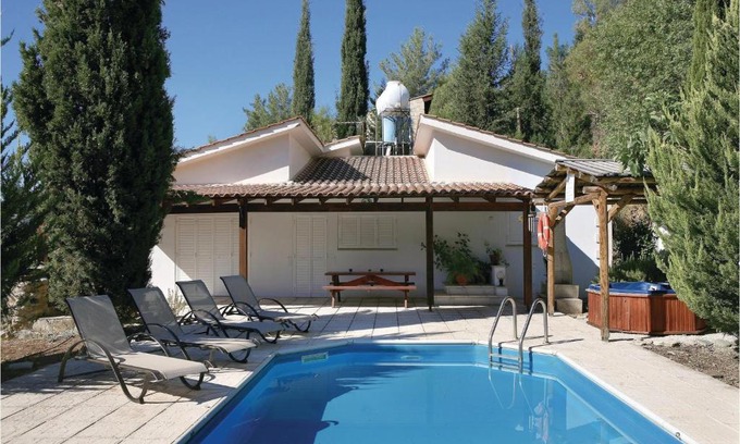 Miliou House | Beautiful home in Miliou Paphos with 2 Bedrooms, Outdoor swimming pool and Swimming pool