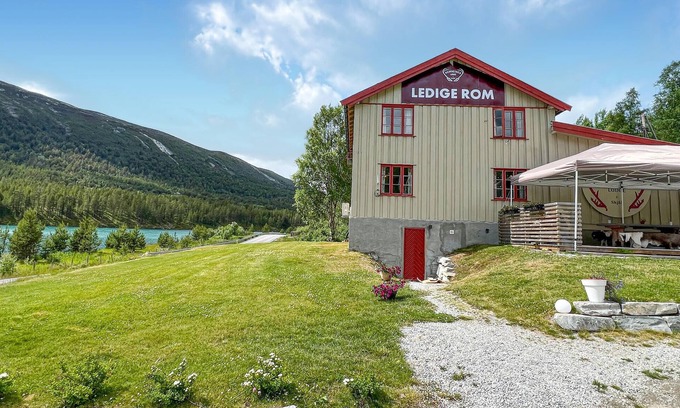 Skjaak House | Beautiful home in Nordberg with sauna