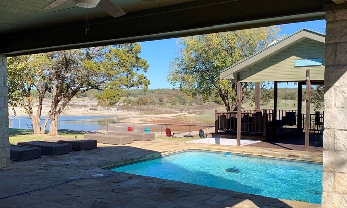 Morgans Point Resort House | Beautiful home on Lake Belton with Private Pool and Pavilion
