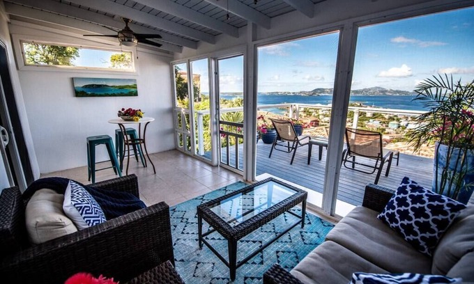 Estate Pastory Apartment | Beautiful Honeymoon Suite at Sunset Serenade