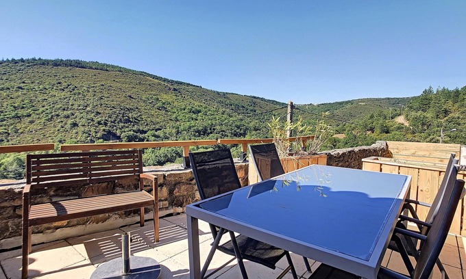 La Liviniere House | Beautiful house with views and a shared pool