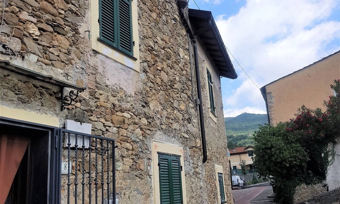 Villanova d'Albenga House | Beautiful stone house near Garlenda, 10 minutes from the sea