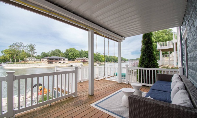 Rome City House | Beautiful Lakefront home! Summer memories start here!