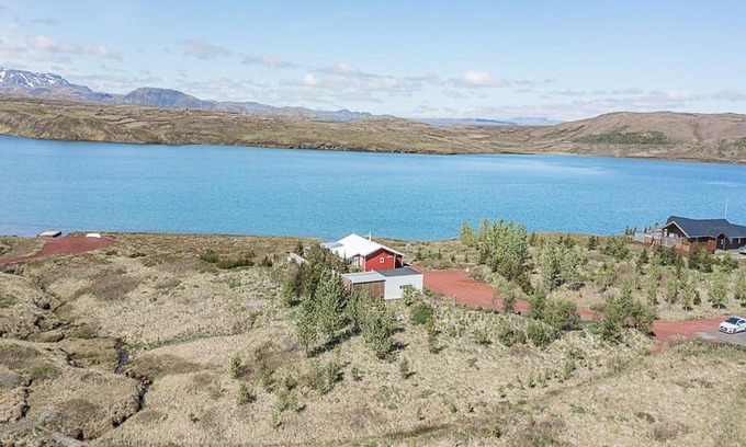 Selfoss House | Beautiful lakehouse by the golden circle - fishing