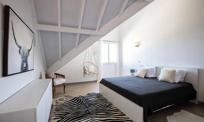 Bellevue Apartment | Beautiful large apartment on La Place du Village