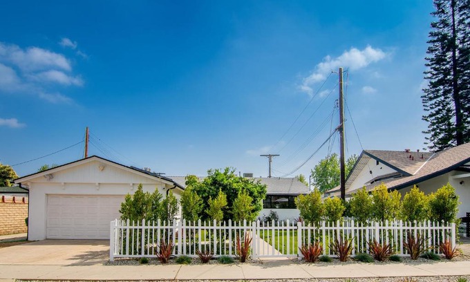 Valley Glen Villa | Beautiful Large Home + Pool