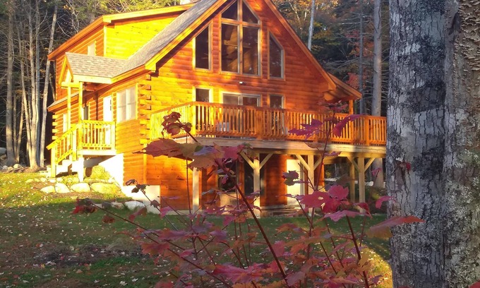 Ellsworth House | Beautiful Log Home - Thanksgiving Week Available - Near Acadia National Park