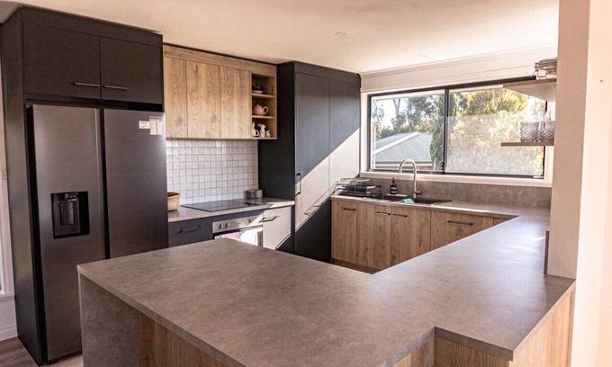 Prospect Vale House | Beautiful Mountain Views