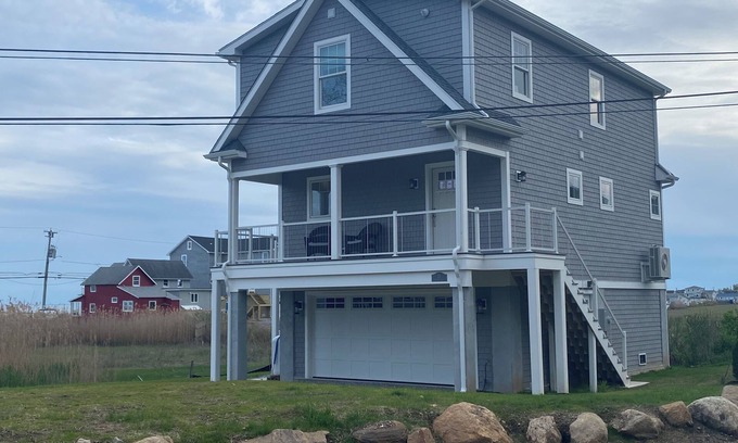 Westbrook Center House | Beautiful New West Beach Location House for Rent - Westbrook, CT