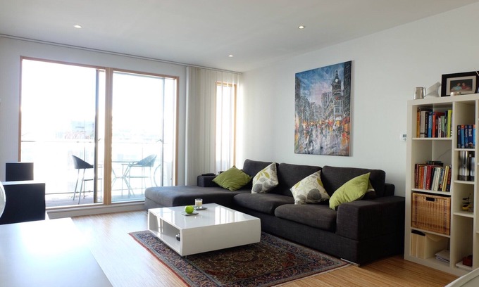 Clapham Apartment | Beautiful & Perfectly Located Ultra-Modern Flat