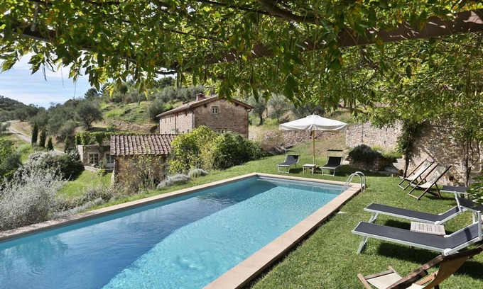 Vorno Villa | Beautiful private villa with private pool, A/C, WIFI, TV, terrace and panoramic view, close to L.
