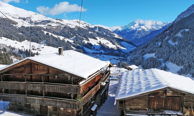 Vorderlanersbach House | Beautiful private villa for 8 people with TV, patio, pets allowed and parking